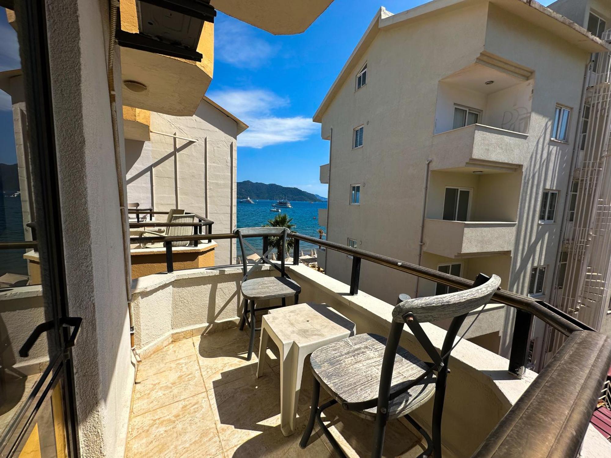 מרמריס Reis Beach Hotel מראה חיצוני תמונה