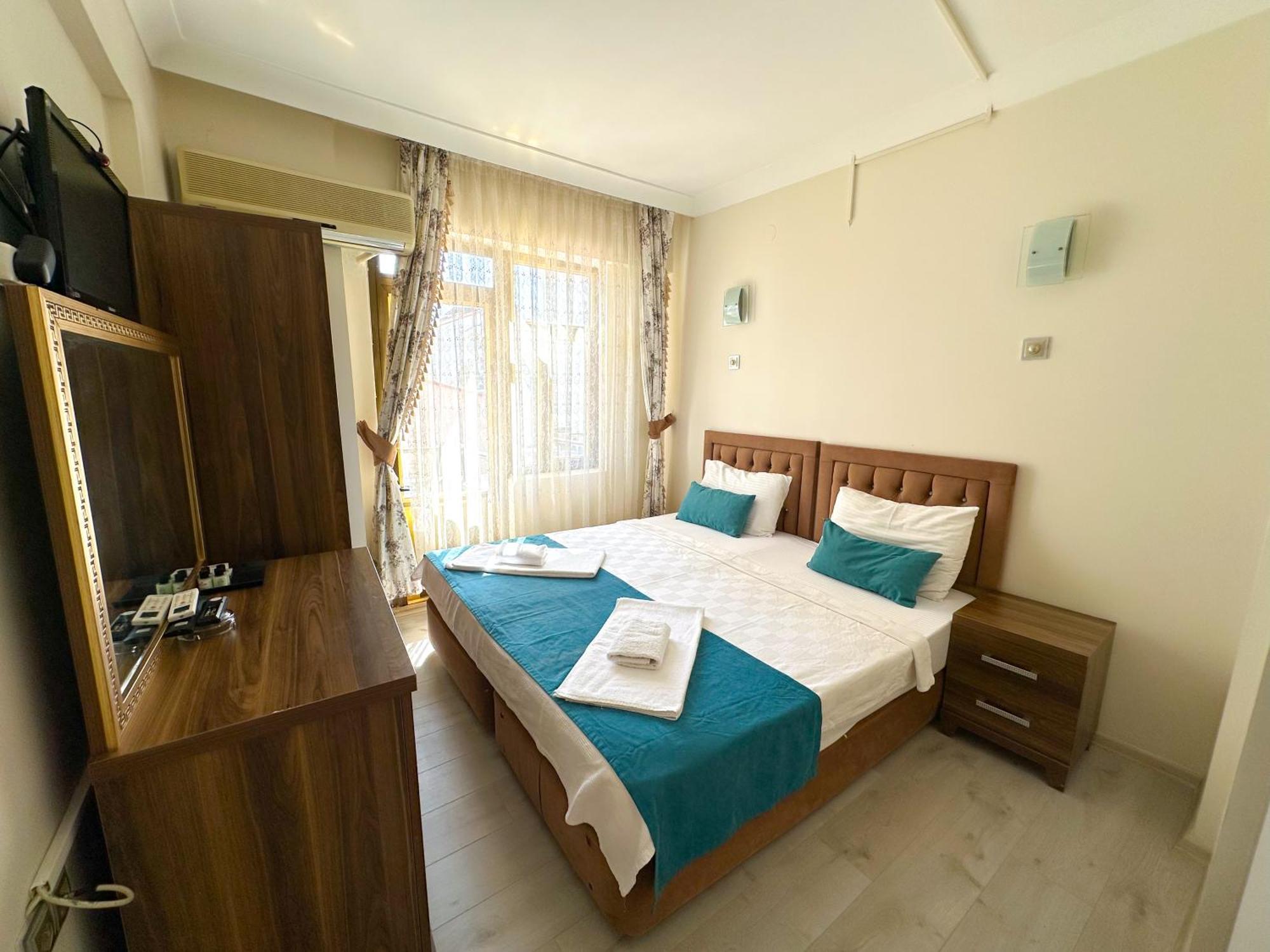 מרמריס Reis Beach Hotel מראה חיצוני תמונה