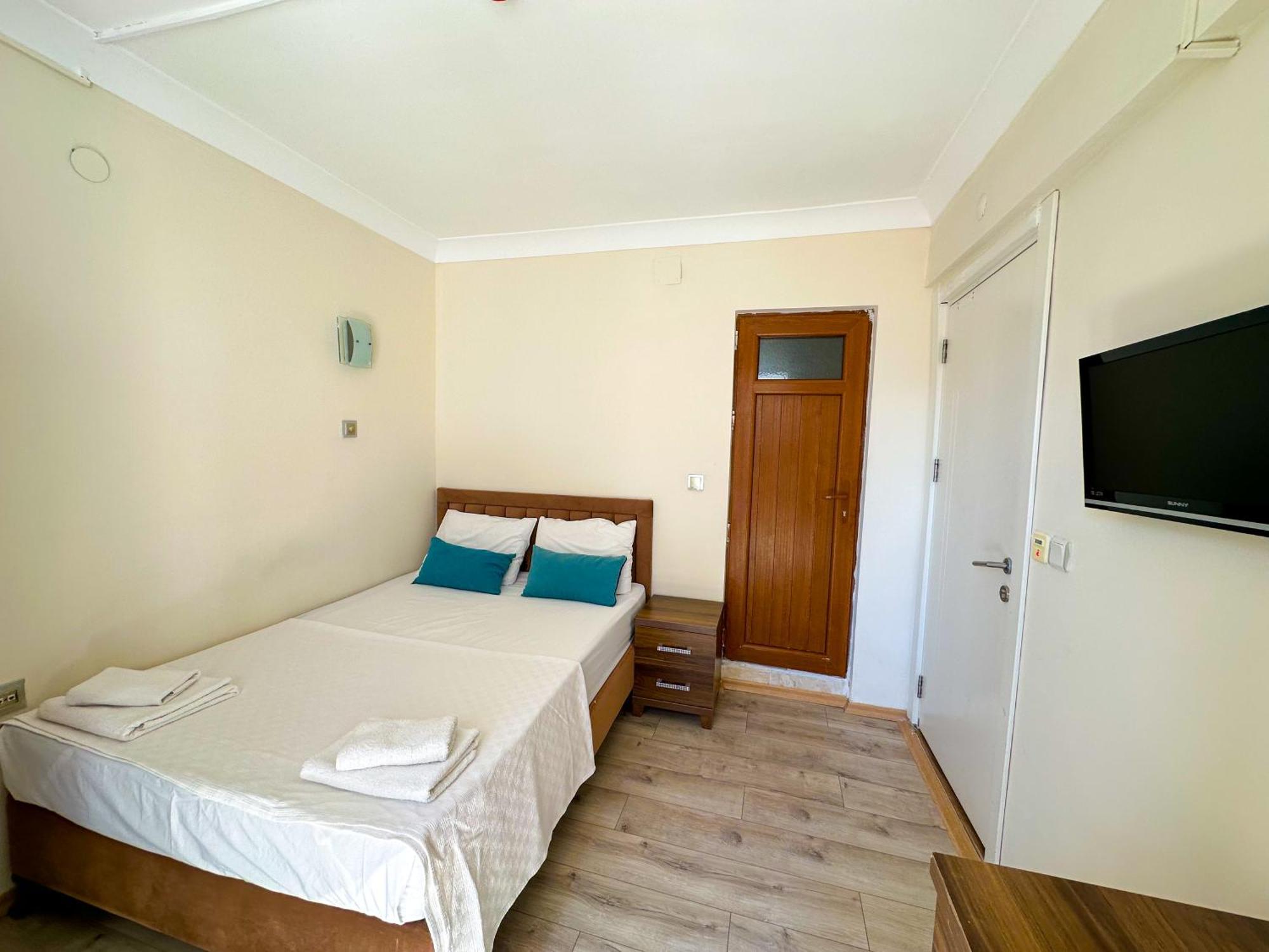 מרמריס Reis Beach Hotel מראה חיצוני תמונה